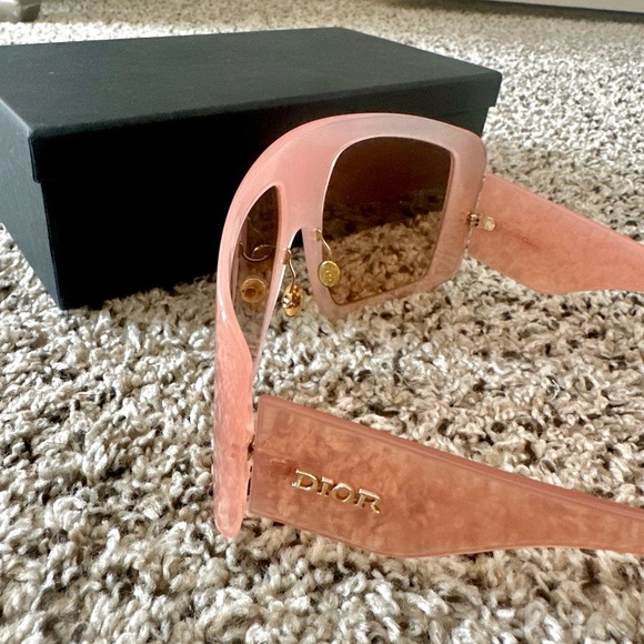 CHRISTIAN DIOR - Picture 3 of 6